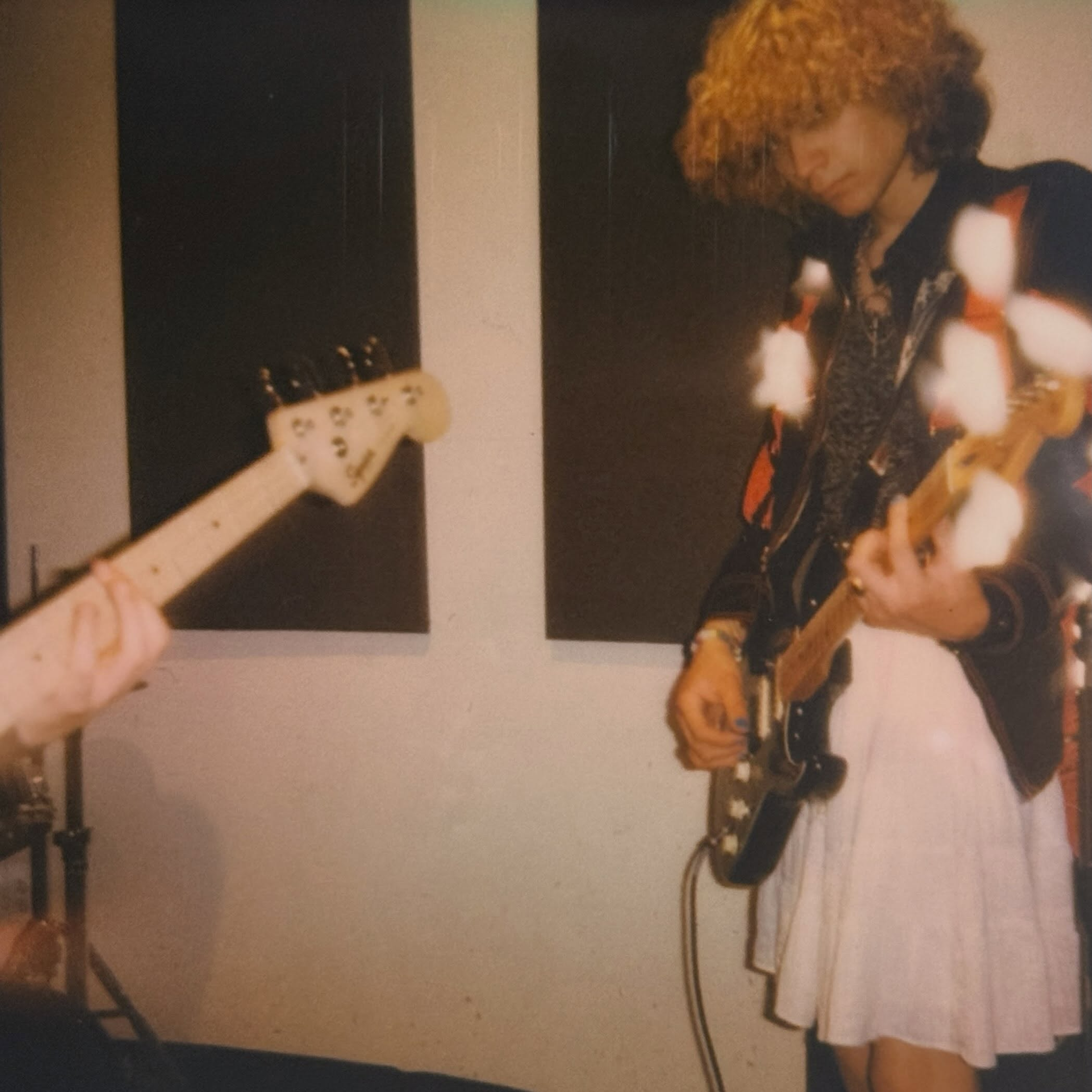 ’ph playing guitar